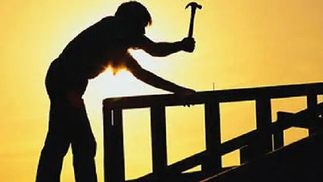 Yüksek Voltaja Kapılan İşçi Ağır Yaralandı