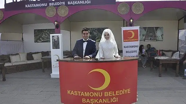 Erzurumlu Gelin ve Damattan Sürpriz Ziyaret