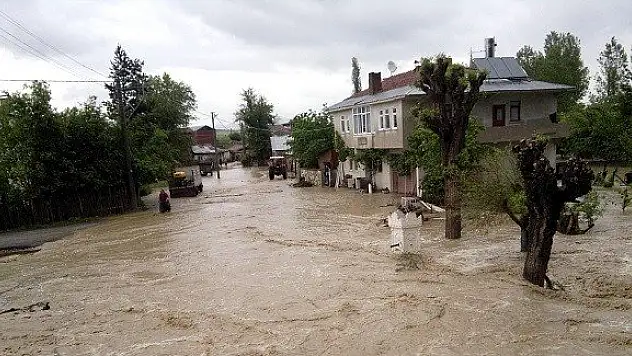 Kastamonu'da Sel Hayatı Felç Etti
