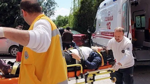 Otomobilin Çarptığı Genç Kız, Ağır Yaralandı