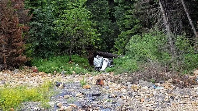 100 metrelik uçurumdan sağ kurtuldular
