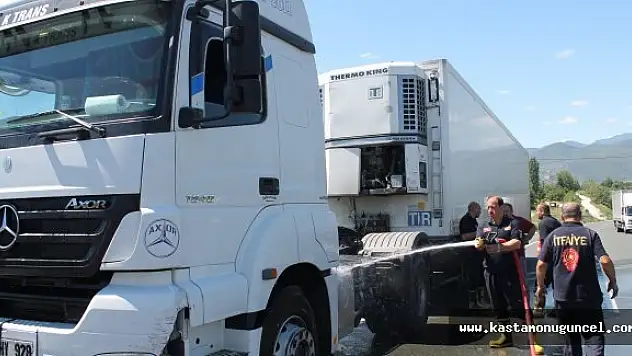Tavuk yüklü tır'da çıkan yangın korkuttu