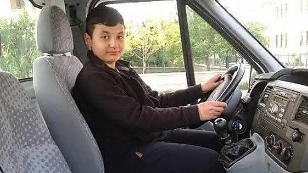 Babasının silahıyla oynarken kendisini vurdu