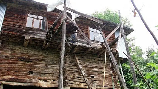 Kastamonu'da balkon çöktü: 1 ölü, 6 yaralı 