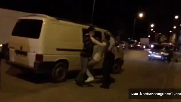 Kaza yapan taraflar, birbirlerine saldırdı 