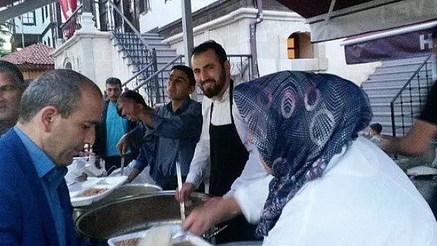 Şeyh Şaban-ı Veli gönülleri iftar sofrasında buluşturdu