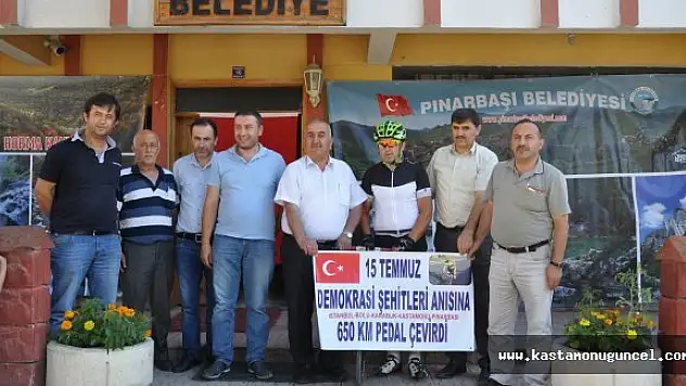 Demokrasi şehitleri için pedal çevirdi