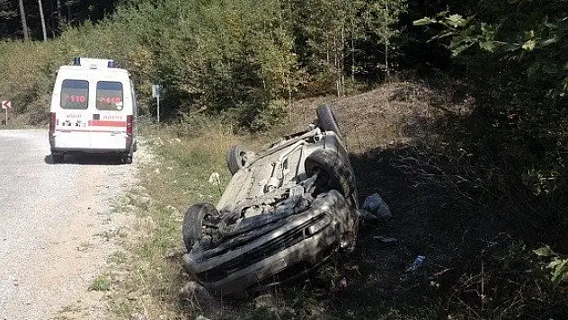 Şarampole yuvarlanan otomobilin sürücüsü yaralandı