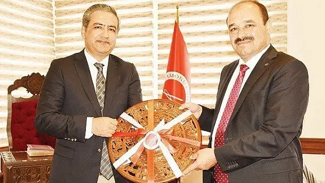 Somali Büyükelçisi Bekar, Rektör Aydın'ı ziyaret etti