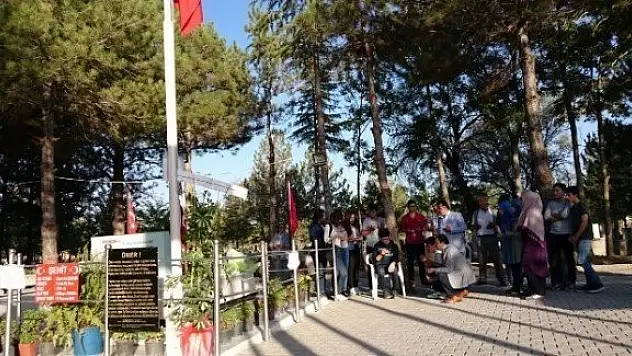 APL, Şehit Halisdemir'in kabrini ziyaret etti