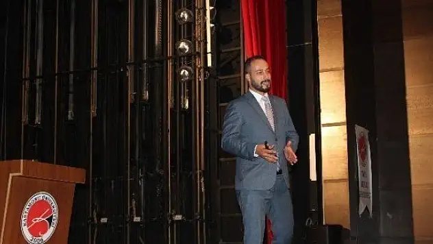 Asımın Nesli Gençlik Kulübü, öğrencilere konferans düzenledi