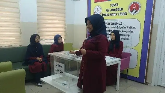 Önce yemin ettiler, sonra seçimlerini yaptılar