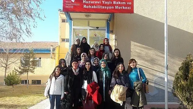 Hüma Hatun Yurt Müdürlüğü'nden duygulandıran ziyaret