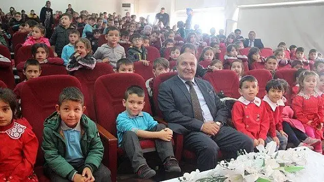 Minik öğrenciler kukla tiyatrosu ile buluştu