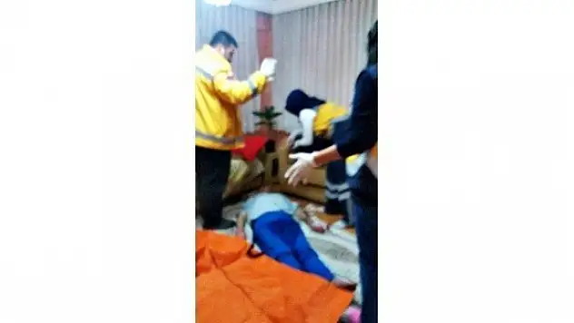 Şeker komasına giren yaşlı adam düşerek yaralandı