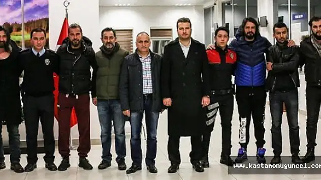 Diriliş Ertuğrul ekibinden anlamlı ziyaret