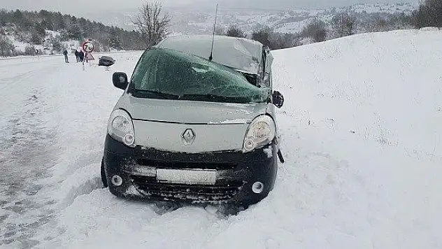 Kastamonu - Karabük karayolunda ulaşıma kar engeli