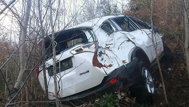 Kastamonu'da uçuruma yuvarlanmış lüks cip bulundu