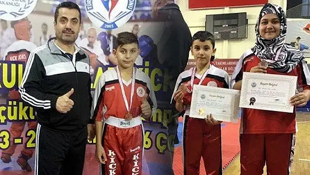 Kick Boks'tan 3 madalya geldi