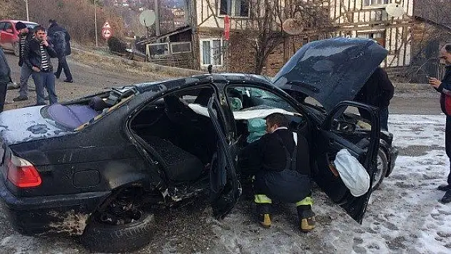 Yoldan çıkan otomobil, tarlaya uçtu: 2 yaralı