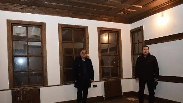 Babaş, restorasyonu süren konakları gezdi