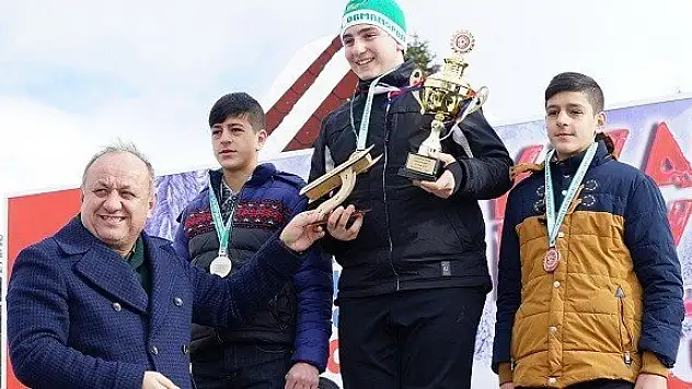 Ilgaz 2. Geleneksel Hızlı Kızak Yarışları yapıldı