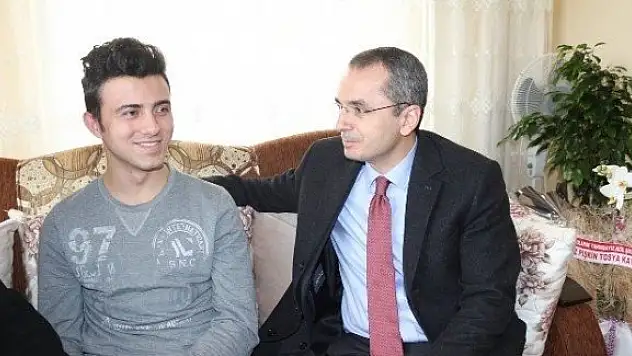 Kaymakam Pişkin, gazi polisi ziyaret etti