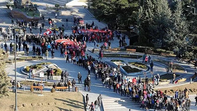 Atatürk ve İstiklal Yolu yürüyüşü tamamlandı