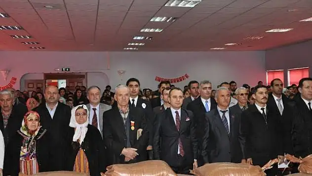 18 Mart'ı üzüm hoşafı ve ekmek dağıtarak hatırladılar