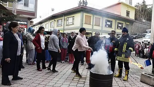 Tosya'da öğrenci yurdunda yangın tatbikatı