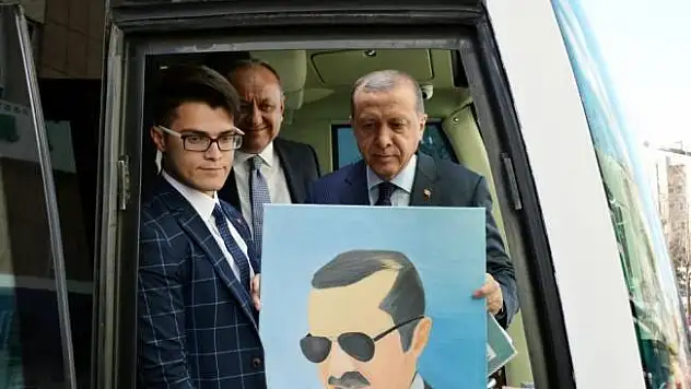 Üniversite öğrencisinden Cumhurbaşkanı Erdoğan'a tablo