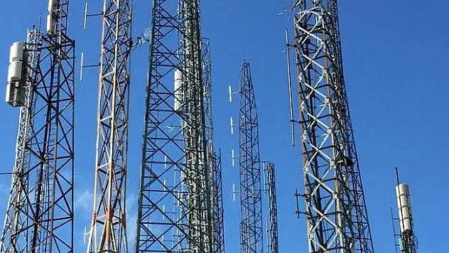 Radyo canlı yayınında akıl almaz dolandırıcılık 