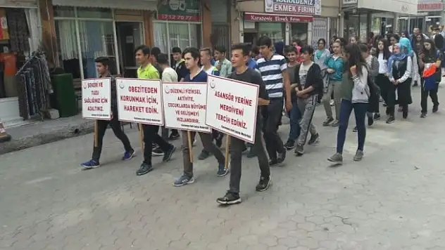 Araç'ta obezite farkındalığı için yürüyüş yapıldı