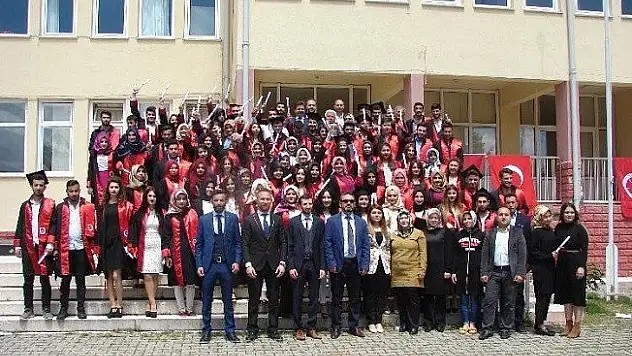 Çatalzeytin MYO'da mezuniyet töreni