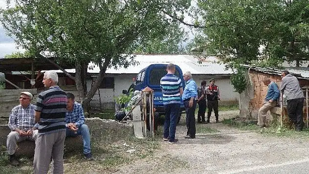 Yaşlı adam silahla kendisini vurdu