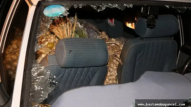 Sarımsak dolu araç kaza yaptı: 2 yaralı