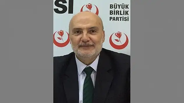 Yelis &quotÜlkemizi 'BİZ' olmaya davet ediyorum&quot