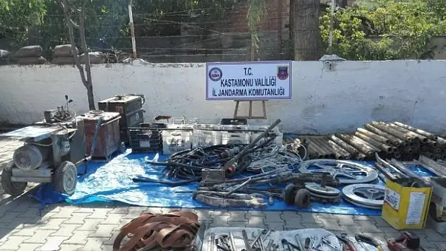 Jandarma'dan iş yeri hırsızlarına suçüstü