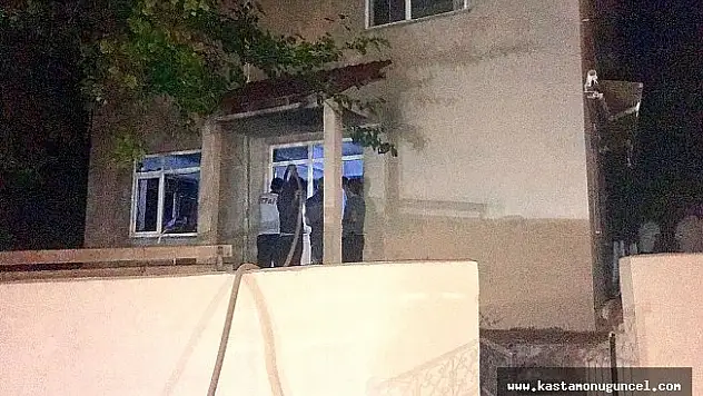 Kastamonu'da tüp gazın alev almasıyla köy konağı yandı