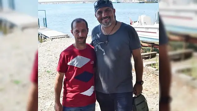 Karayolları işçisi, içinde 10 bin liralık eşya bulunan çantayı sahibine teslim etti