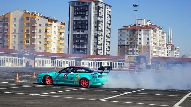 Kastamonu'da drift gösterileri nefes kesti