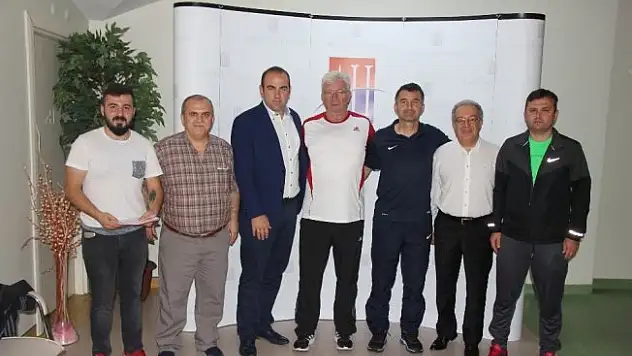 Yeni Teknik Direktör Ertekin ve ekibi, sağlık kontrolünden geçti