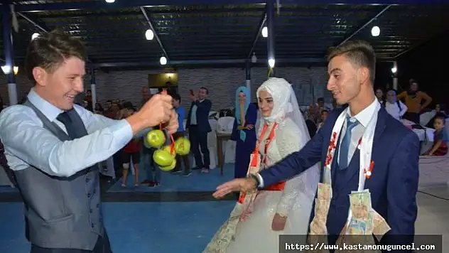 40 metrelik düğün takısı çifti şaşkına çevirdi