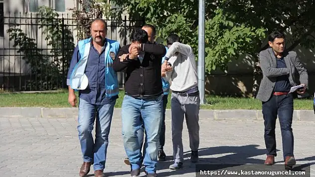 8 ilde 34 ev soyan hırsızlar 67 güvenlik kamera kaydı incelenerek yakalandı