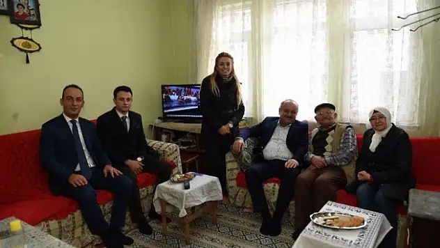 Başkan Babaş'tan Yaşlı Bakım Merkezi ile Sosyal Market'e ziyaret