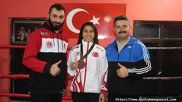 Çığlıoğlu'nun başarısını kutladılar