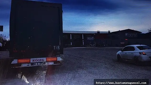 250 Bin TL'lik emanet sıvı yağı satmaya çalışan 2 kişi yakalandı