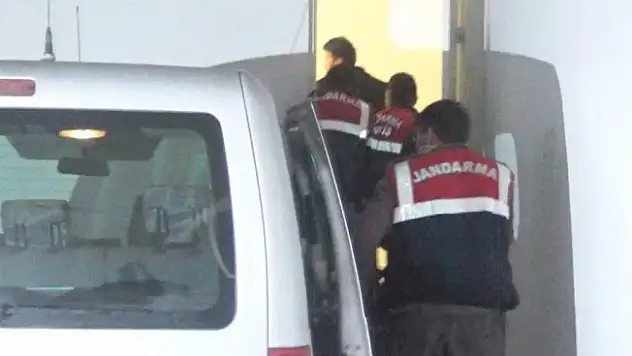 5 kişinin kaybolduğu yangınla ilgili 2 kişi gözaltına alındı