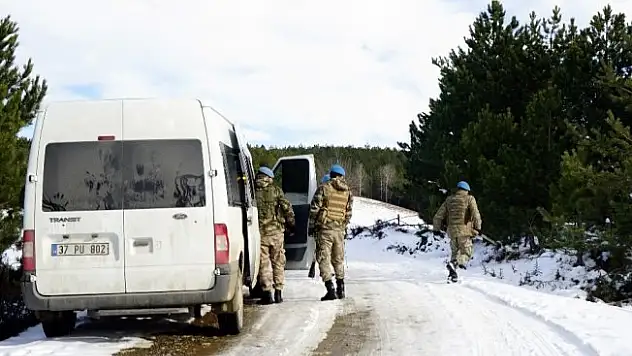Kayıp aile olayında kan izine benzeyen sıvı madde bulundu