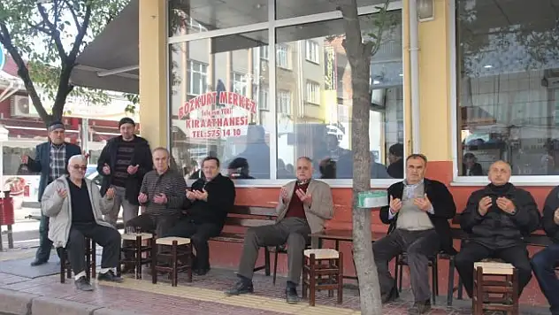 Belediye hoparlörlerinden Mehmetçik için dua ediliyor